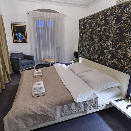 Hotel Villa Necas Жилина Экстерьер фото