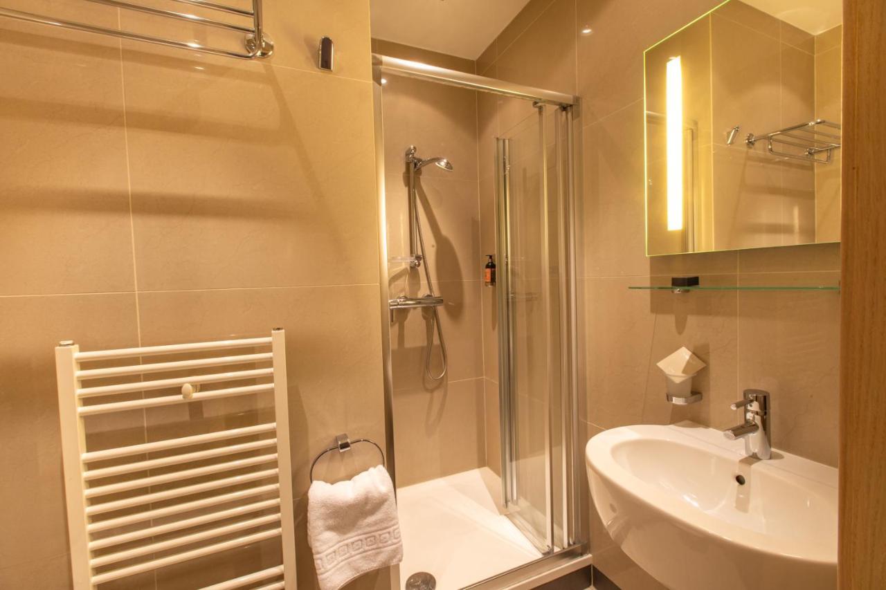 Hotel Villa Necas Жилина Экстерьер фото
