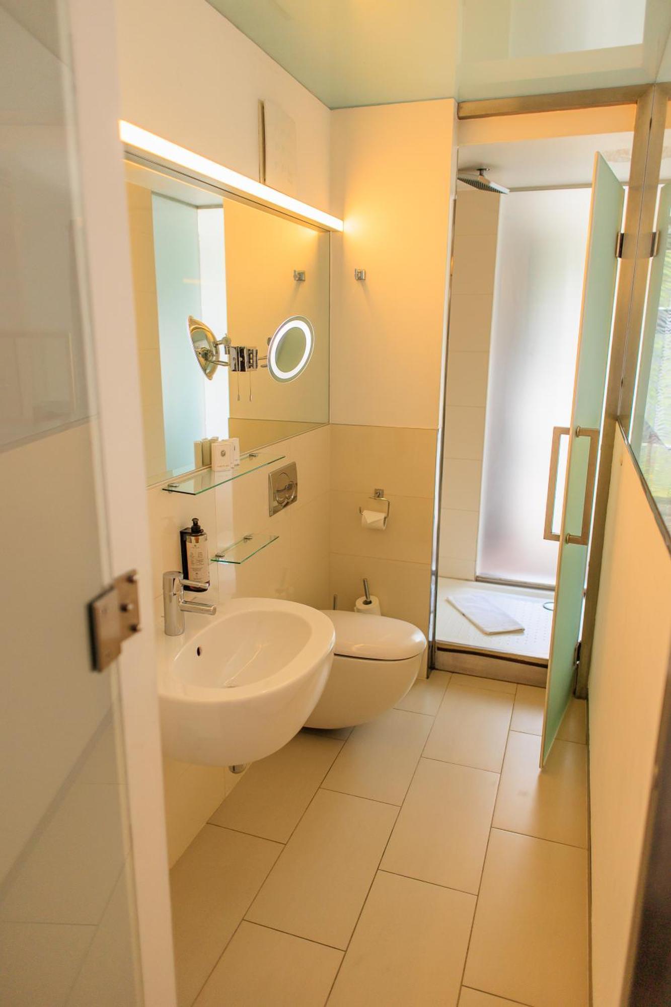 Hotel Villa Necas Жилина Экстерьер фото