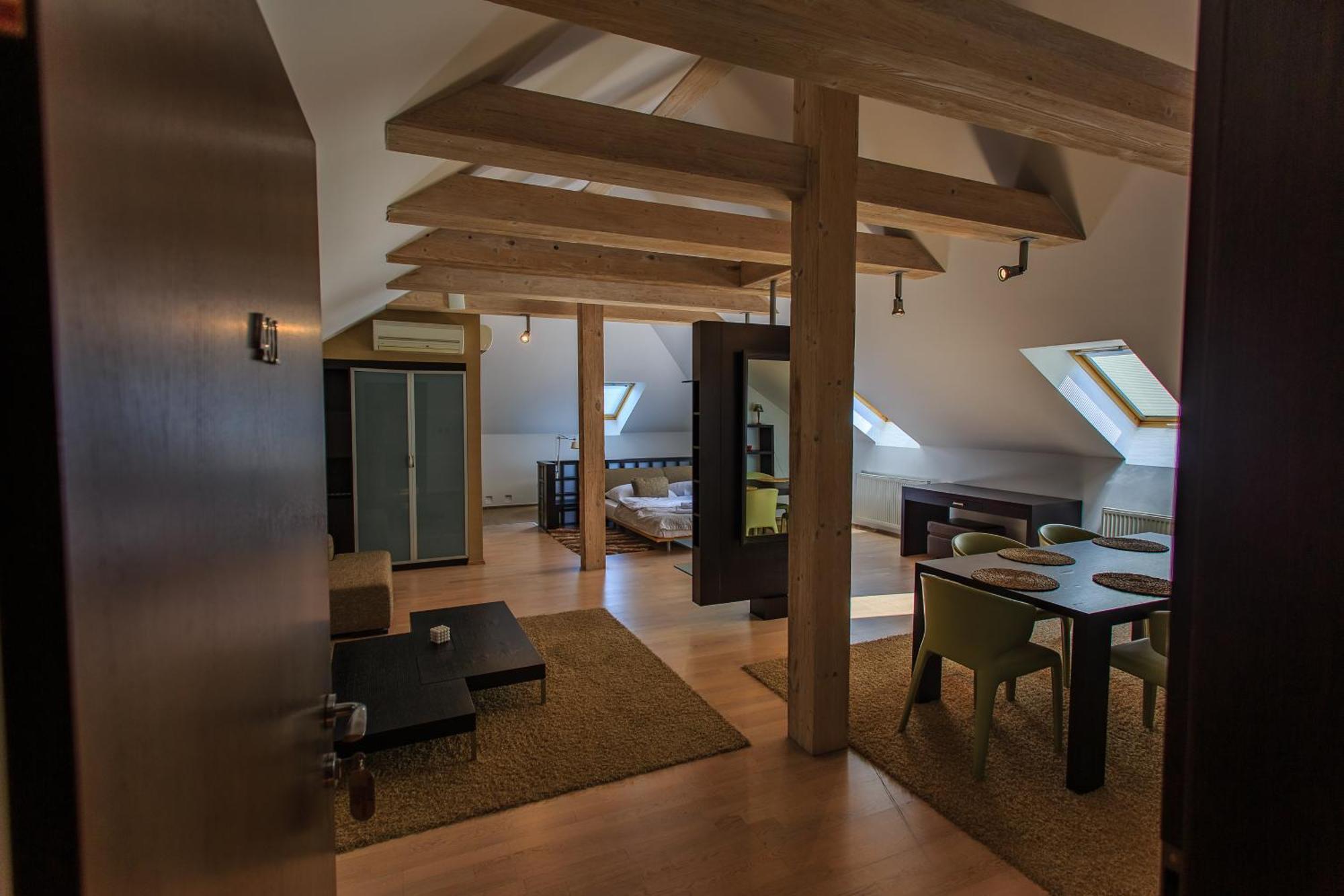 Hotel Villa Necas Жилина Экстерьер фото