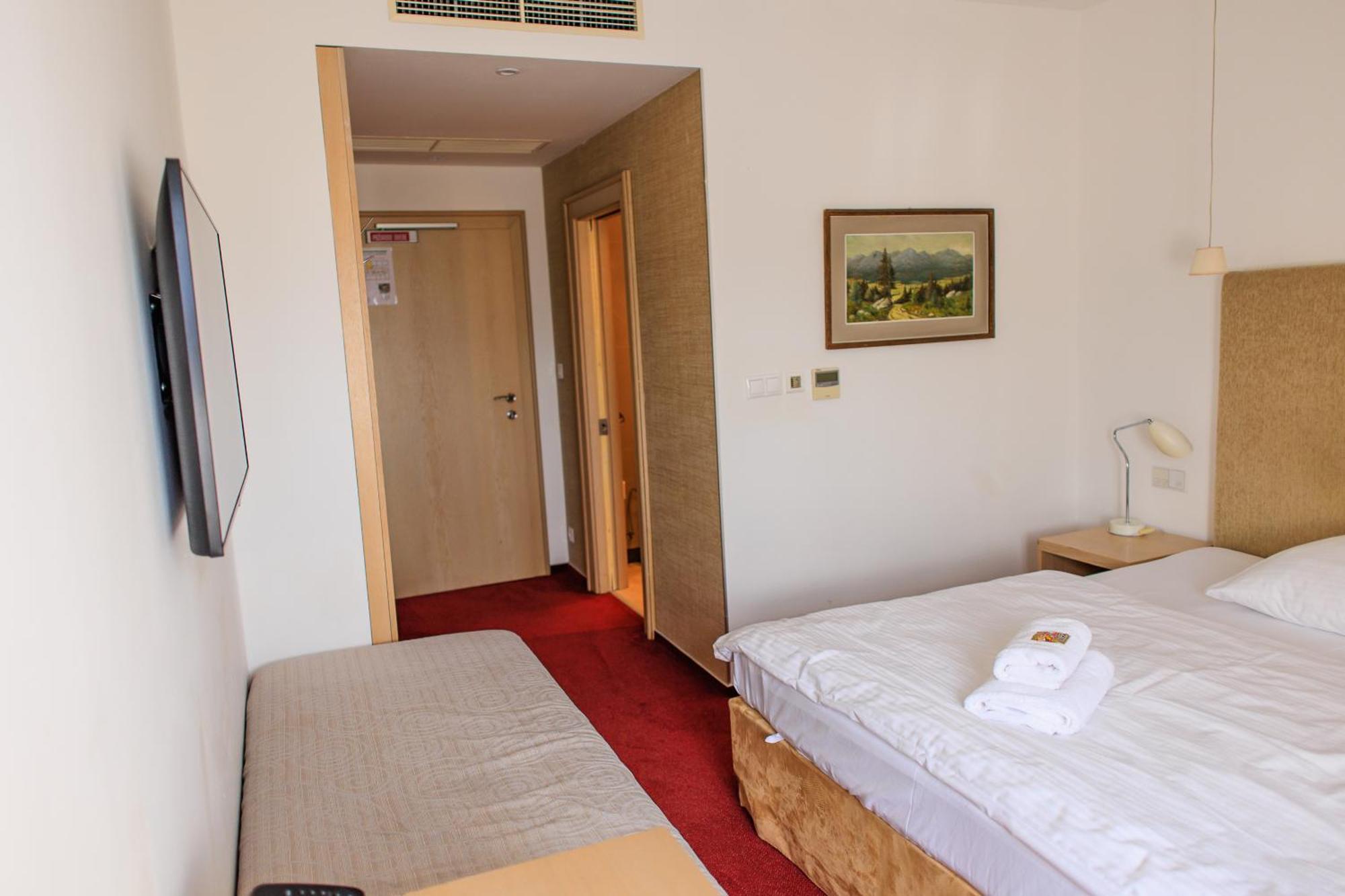 Hotel Villa Necas Жилина Экстерьер фото